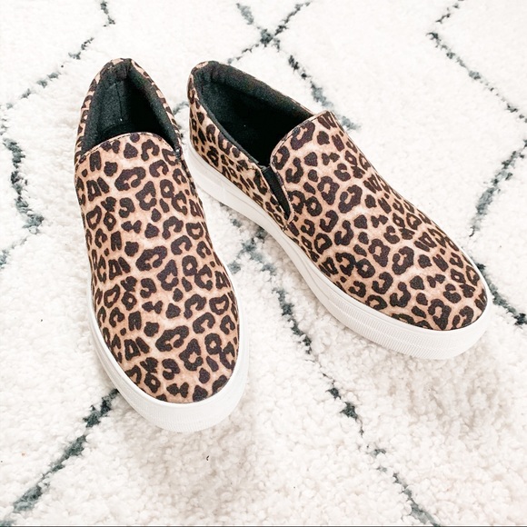 RESTOCKED✨ leopard print sneakers slipon platform - Picture 2 of 3
